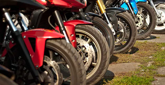 abu-dhabi-municipality-removes-abandoned-922-bicycles