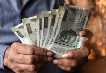 മിനി ബസിൽ കടത്തിയ 40 ലക്ഷം രൂപയുമായി പെരിന്തല്മണ്ണയില് മൂന്ന് പേര് പിടിയിൽ