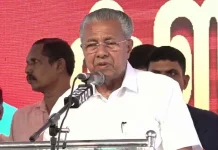 പ്രസംഗത്തിനിടെ ചെണ്ടകൊട്ട്; ഏത് പരിപാടിയുടെ ഭാഗമായുള്ള മേളമാണ് ഇപ്പോൾ നടക്കുന്നതെന്ന് പ്രസംഗത്തിനിടെ മുഖ്യമന്ത്രി….