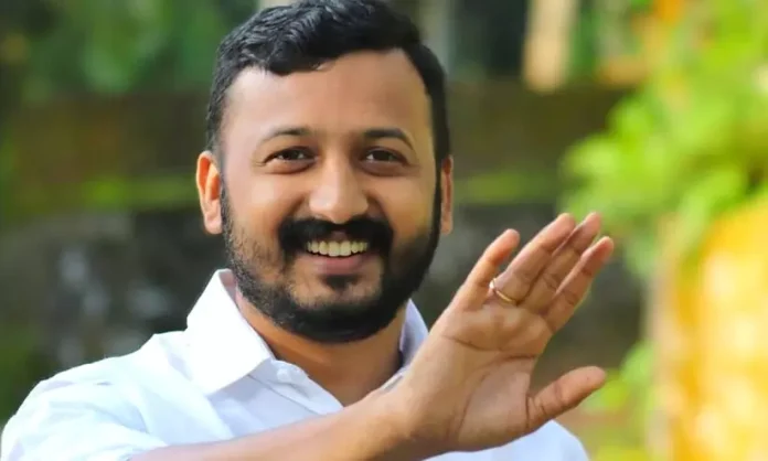 2415511-rahul-mamkootathil-897987