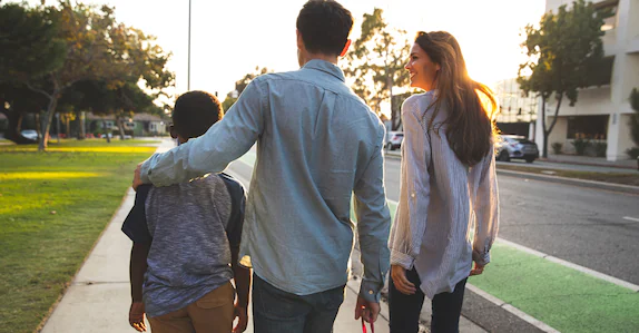 new-uae-law-allows-foreigners-to-foster-children-family