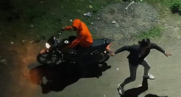 newsmalayalam_2025-11-13_kdoxlw61_Groom-Stabbed-On-Stage-Wedding-Drone-Chases-Attacker