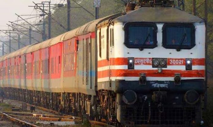 rajadhani-express-897x538