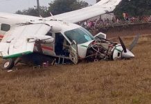 ചെറുവിമാനം തകര്ന്നു വീണു; ആറ് പേര്ക്ക് ഗുരുതര പരുക്ക്