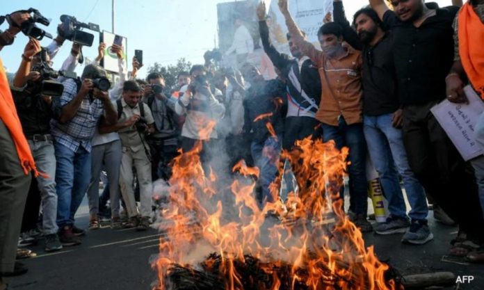 bangladesh-crisis-897x538