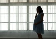 അമ്മയുടെ ഗർഭകാല ഫോട്ടോ ഷൂട്ടിനെത്തി; സ്റ്റുഡിയോയിലെ കൃത്രിമ കുളത്തിൽവീണ് 3 വയസുകാരിക്ക് ദാരുണാന്ത്യം