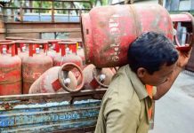 പാചകവാതക വില കൂട്ടി; ഗാർഹിക സിലിണ്ടറിന് 60 രൂപ വർധിക്കും