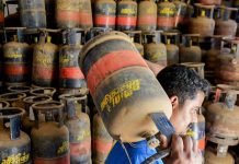 വിതരണത്തിൽ മുൻഗണനാ ക്രമം, കരിഞ്ചന്തയും പൂഴ്ത്തിവയ്പ്പും തടയാൻ നടപടി