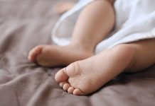 ഒരു വയസുകാരി മരിച്ച നിലയിൽ; ശ്വാസം മുട്ടിച്ച് കൊന്നത് അമ്മ