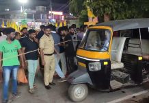 യുവാവിനെ കുത്തിക്കൊന്ന് ബന്ധു; തടയാനെത്തിയ രണ്ട് പേർക്കും കുത്തേറ്റു