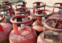 ഡെലിവറി വാഹനത്തിൽ നിന്ന് മോഷ്ടിച്ചത് 27 എൽപിജി സിലിണ്ടറുകൾ; 22 എണ്ണവും കാലിക്കുറ്റികൾ! അന്വേഷണം ആരംഭിച്ച് പോലീസ്