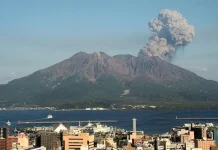 ജപ്പാനിൽ അഗ്നിപർവ്വത സ്ഫോടനം; ആകാശത്തേക്ക് ഉയർന്നത് കിലോമീറ്ററുകൾ നീളുന്ന ചാരക്കൂമ്പാരം