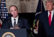 ട്രംപിൻ്റെ പാളയത്തിൽ പട; രാജ്യം യുദ്ധമുഖത്ത് നിൽക്കെ അപ്രതീക്ഷിത രാജിപ്രഖ്യാപനം; യുഎസ് നാവികസേനാ മേധാവി രാജിവച്ചു