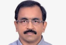 ക്യാമറ ഘടിപ്പിച്ച കണ്ണടയുമായി ബൂത്തിനുള്ളില് കയറിയ യുഡിഎഫ് ഏജന്റ് പോലീസ് കസ്റ്റഡിയില്